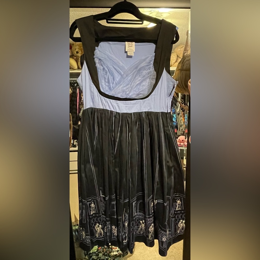 Disney Dress shop Haunted Mansion dress size large.
